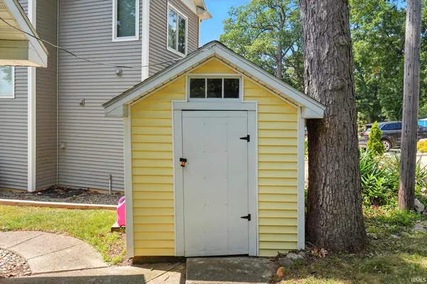 $769,900 | 6955 West North Lake Gage Drive, Angola, IN 46703