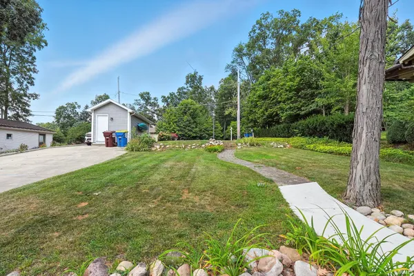 $769,900 | 6955 West North Lake Gage Drive, Angola, IN 46703