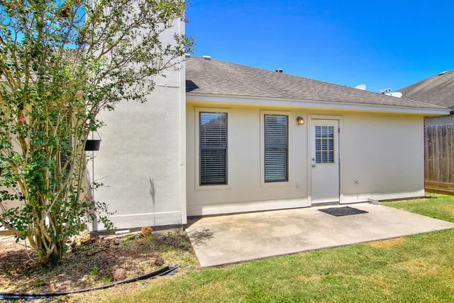 $1,800 | 3805 Julia Circle, Corpus Christi, TX 78414