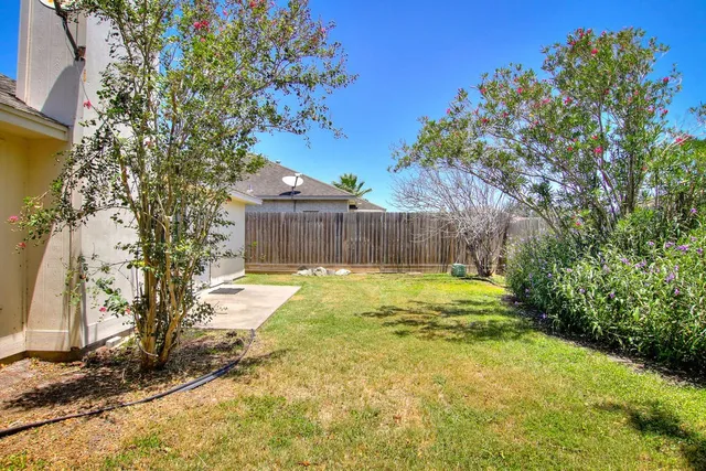 $1,800 | 3805 Julia Circle, Corpus Christi, TX 78414