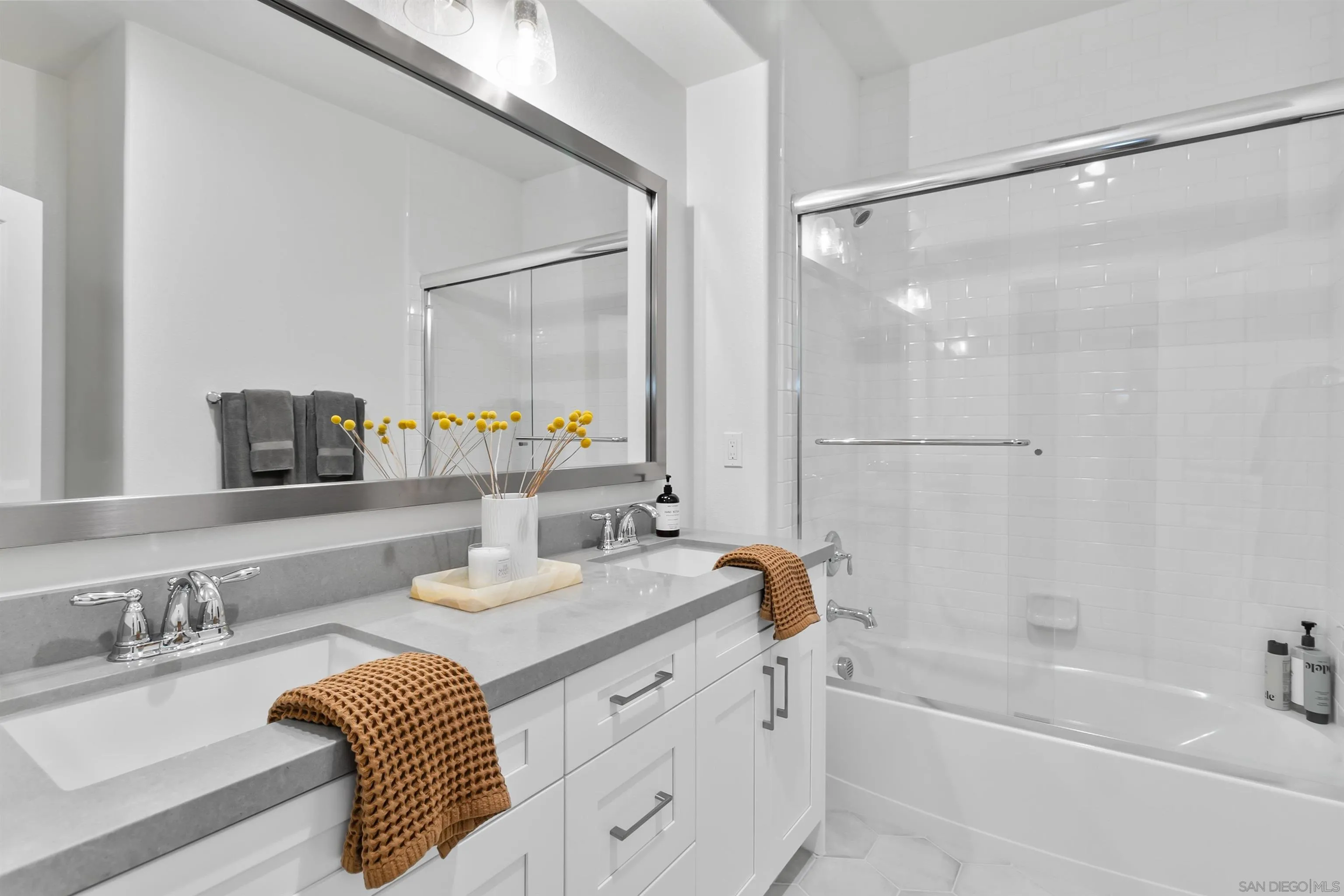 1856 Avocado Road Oceanside, CA 92054 - Photo 28 of 45 a bathroom with a granite countertop sink mirror and a bathtub