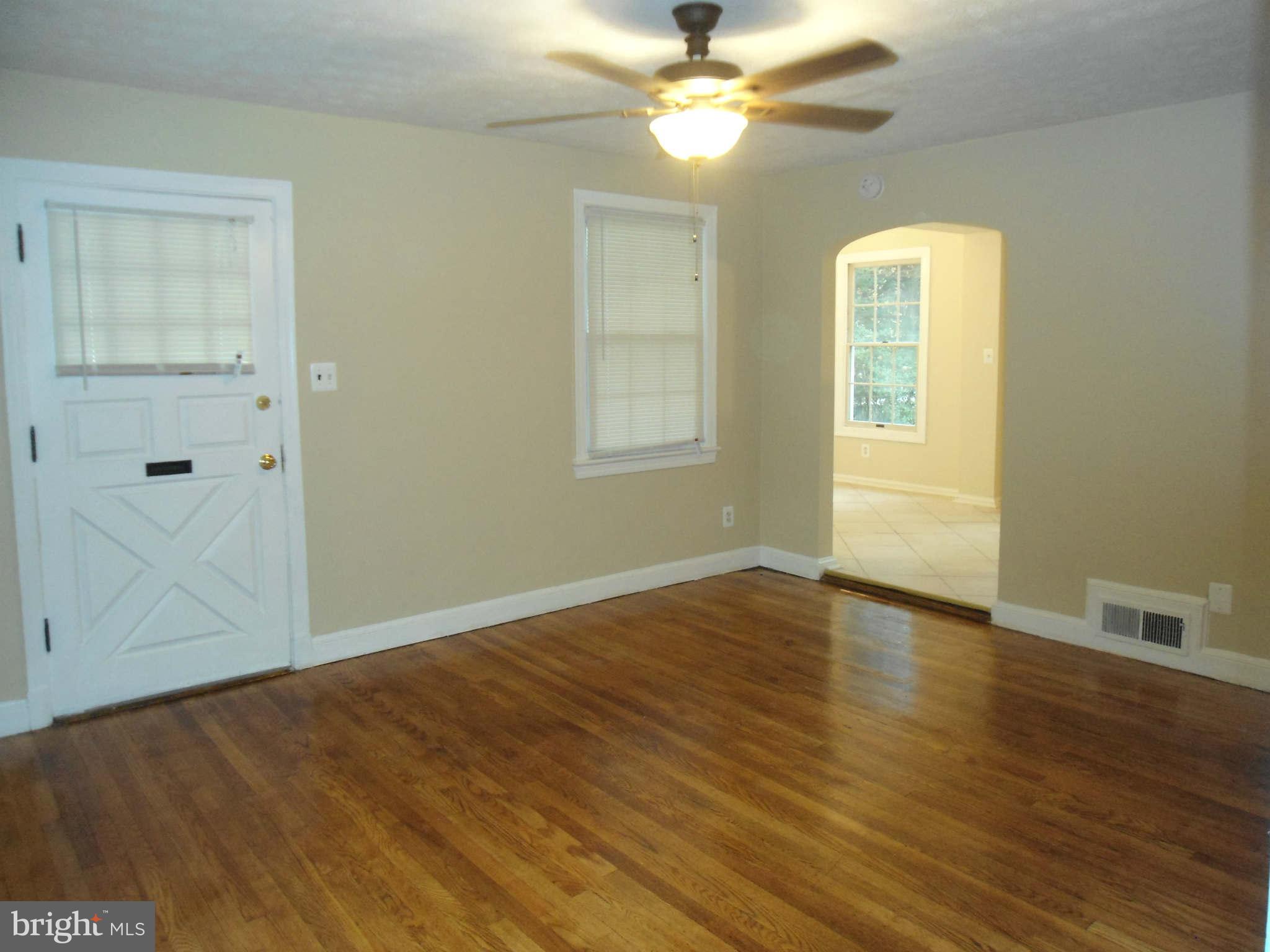 4809 Harvard Road College Park, MD 20740 - Photo 3 of 16 Living Room