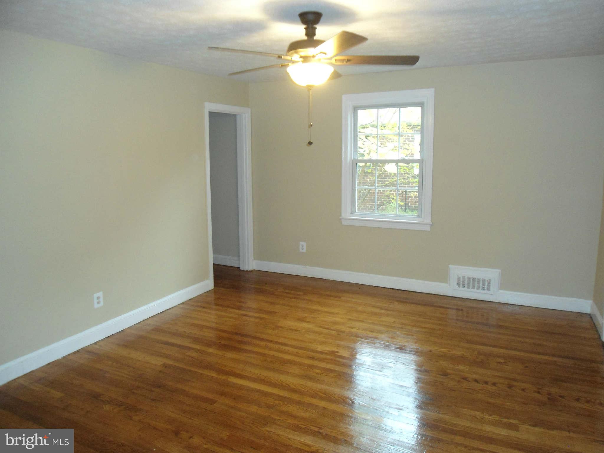 4809 Harvard Road College Park, MD 20740 - Photo 5 of 16 Living Room