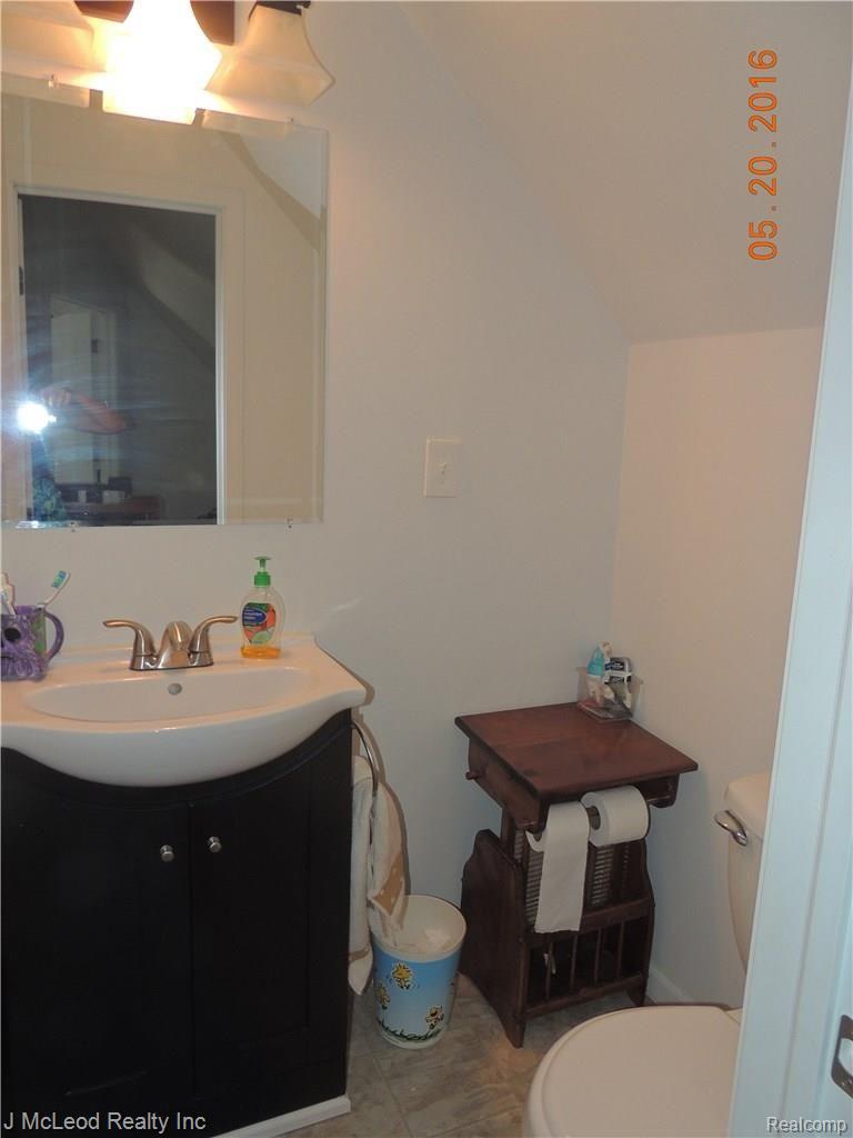 6920 Fort Road Birch Run, MI 48415 - Photo 6 of 14 DSCN1136.JPG