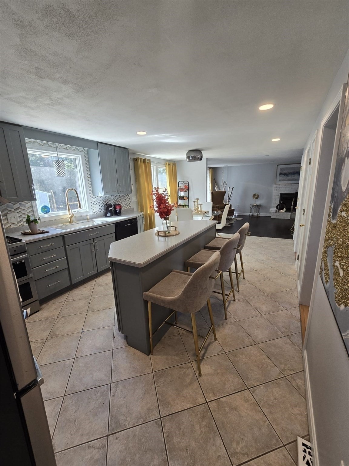 20 Farm Pond Road Dracut, MA 01826 - Photo 6 of 35 Gallery Image 6