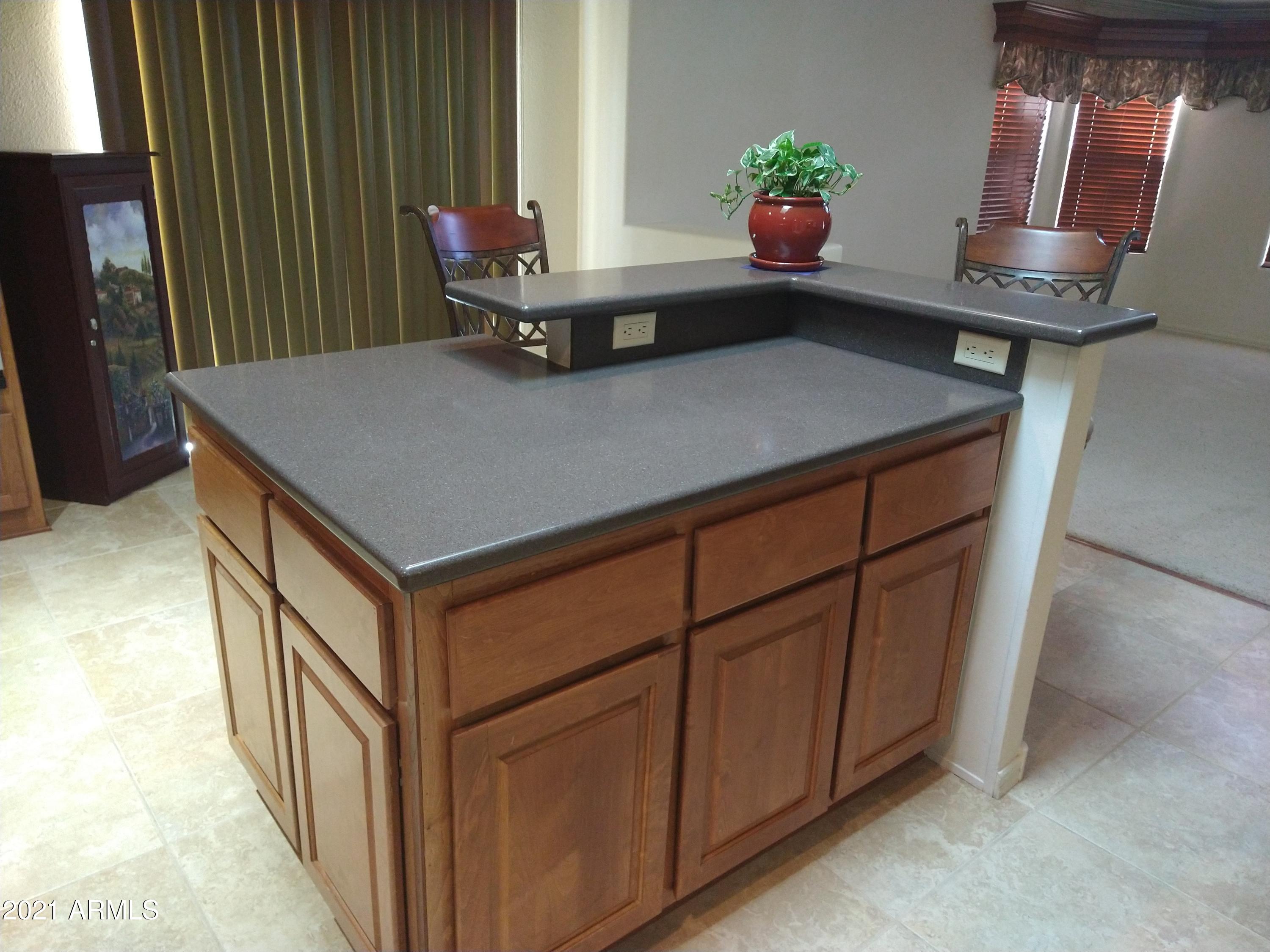 300 South Rim Rock Point Payson, AZ 85541 - Photo 26 of 40 300 Brkfst Bar