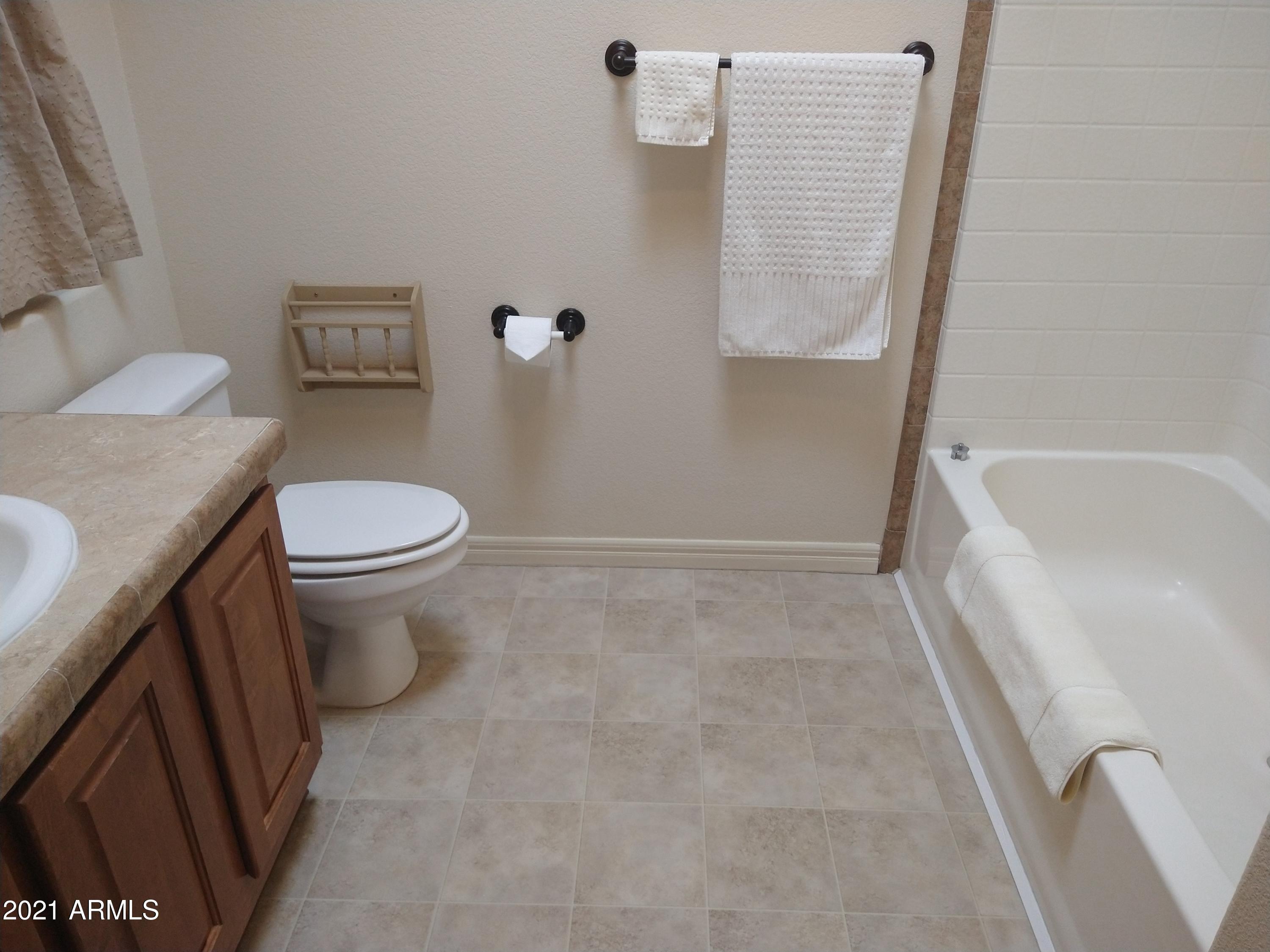 300 South Rim Rock Point Payson, AZ 85541 - Photo 34 of 40 Beautiful Hall Bath