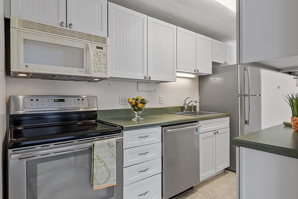 226 Swanson Road, Unit 621 Boxborough, MA 01719 - Photo 3 of 22 Gallery Image 3