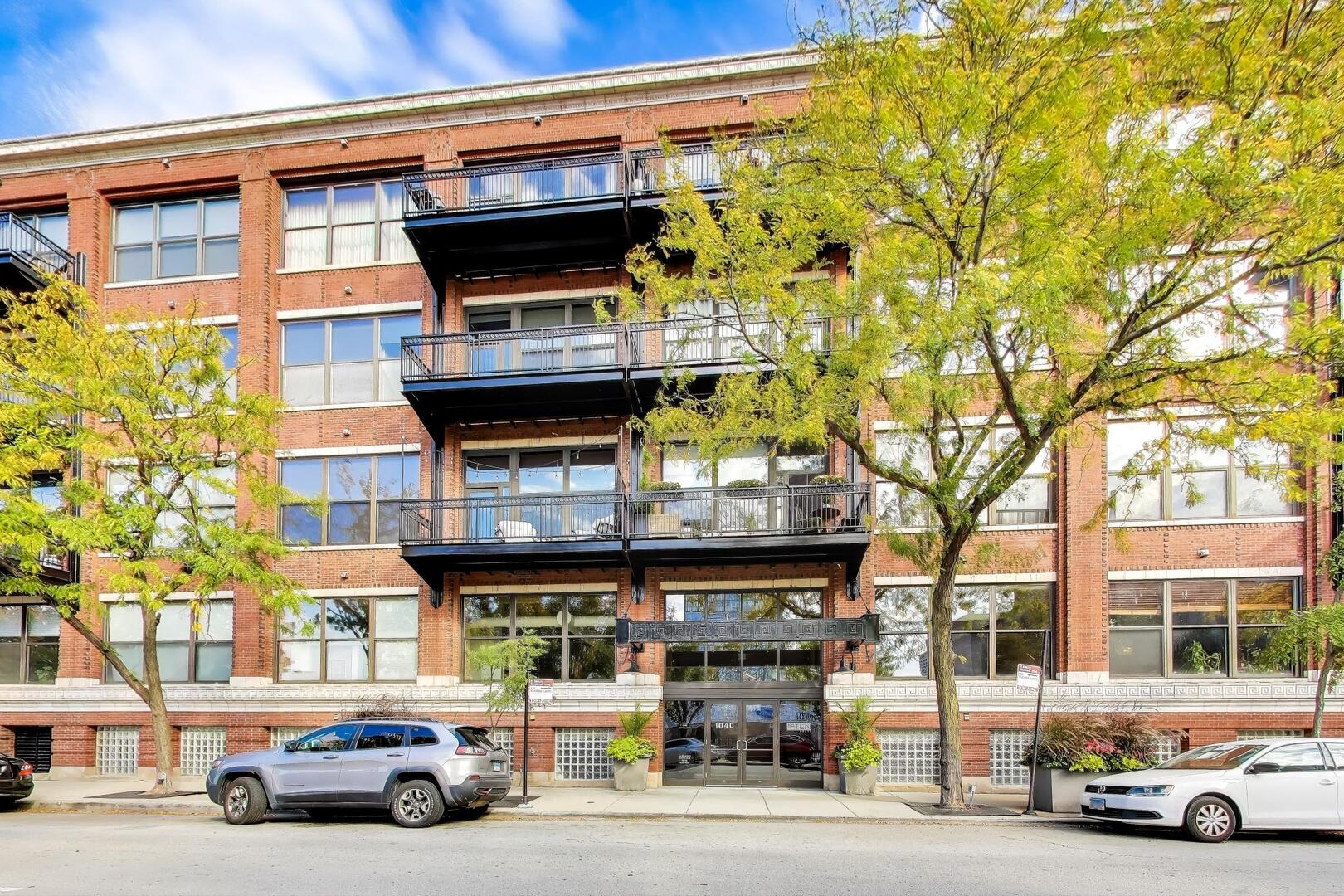 1040 West Adams Street, Unit 374 Chicago, IL 60607 - Photo 1 of 11