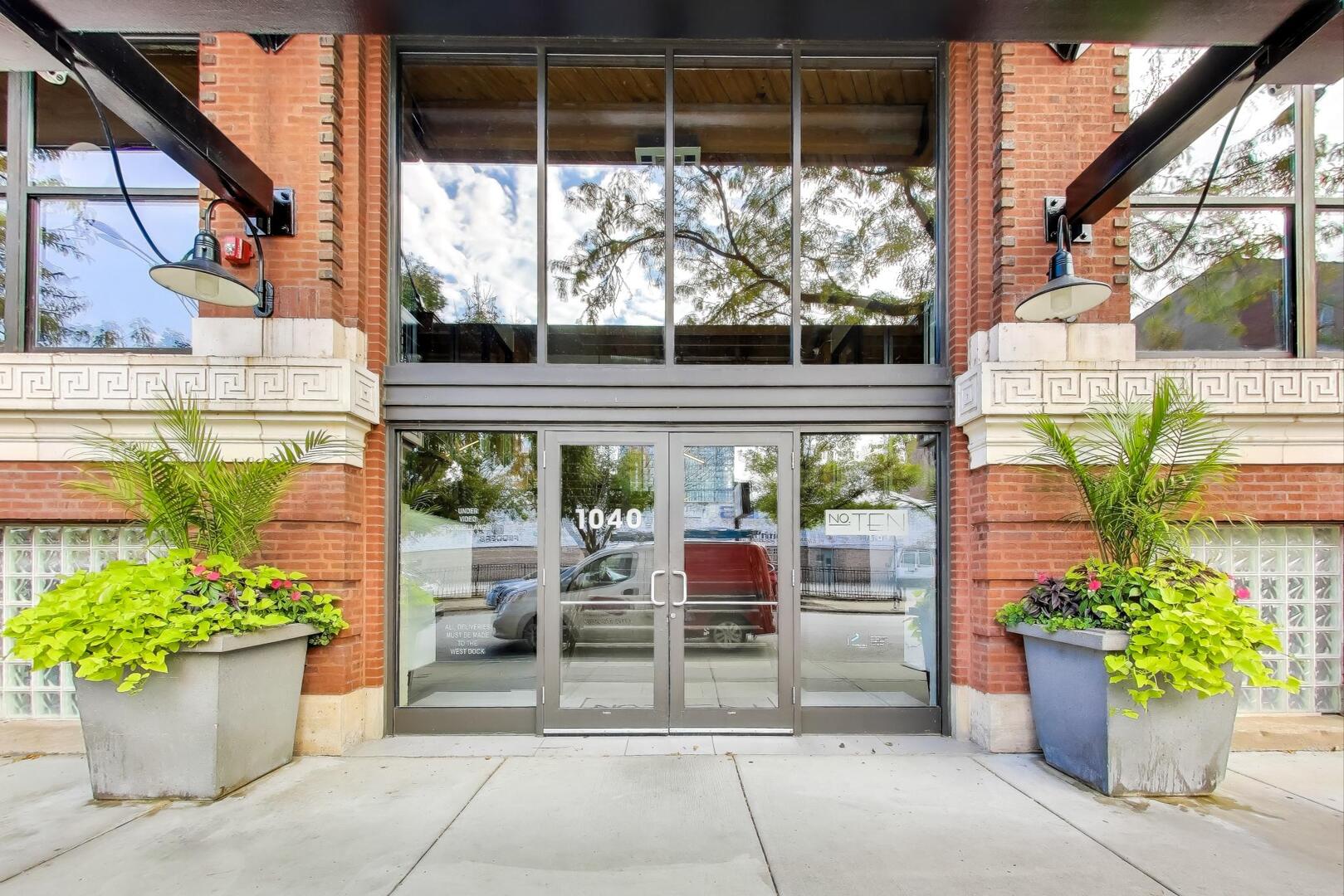 1040 West Adams Street, Unit 374 Chicago, IL 60607 - Photo 7 of 11