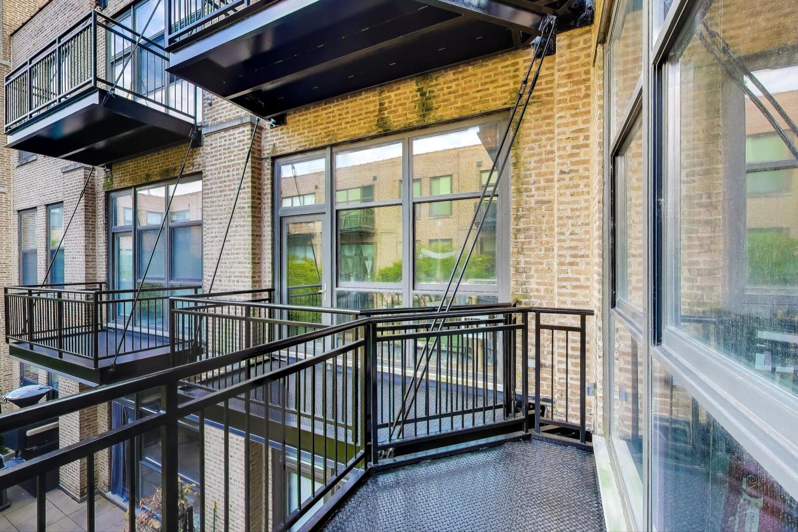 1040 West Adams Street, Unit 374 Chicago, IL 60607 - Photo 8 of 11