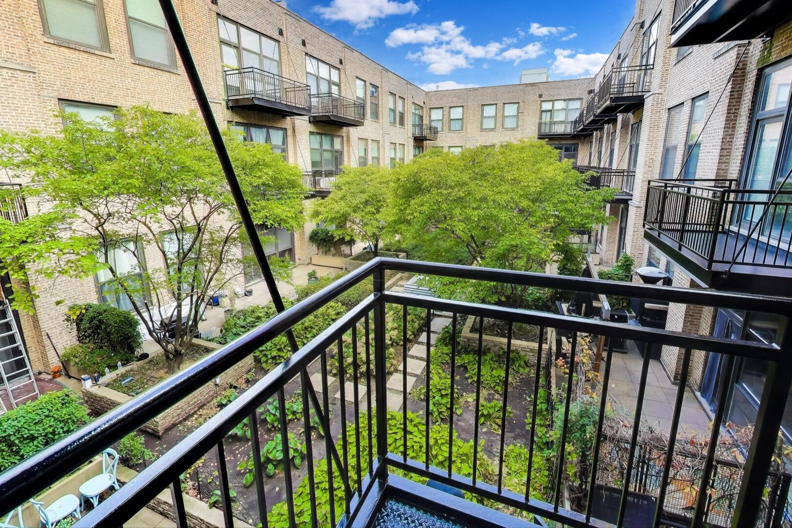 1040 West Adams Street, Unit 374 Chicago, IL 60607 - Photo 9 of 11