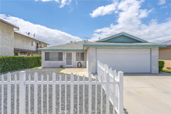 $1,700,000 | 10921 Walnut Street, Los Alamitos, CA 90720