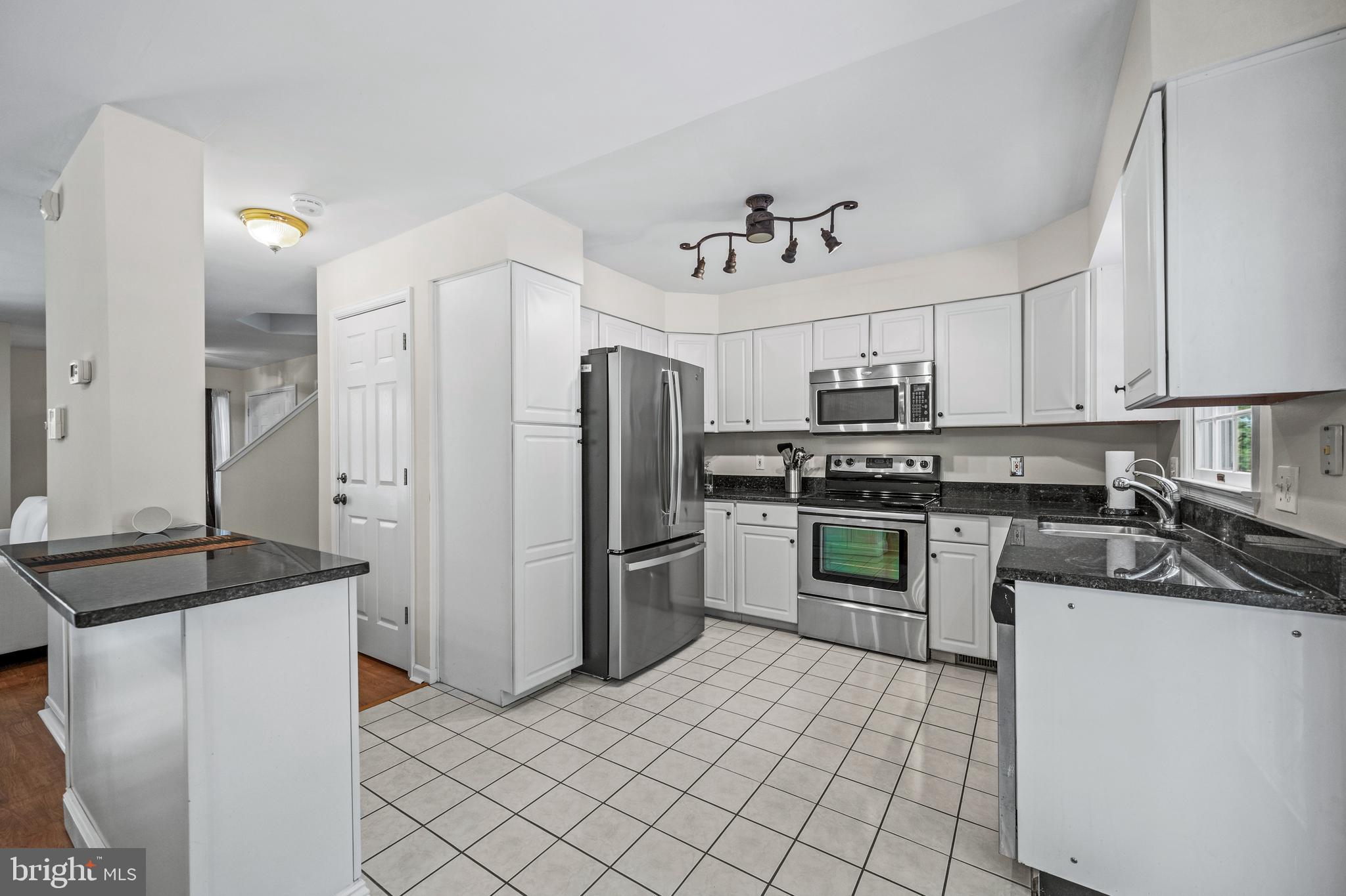 4751 Ten Oaks Road Dayton, MD 21036 - Photo 14 of 49 Updated Kitchen