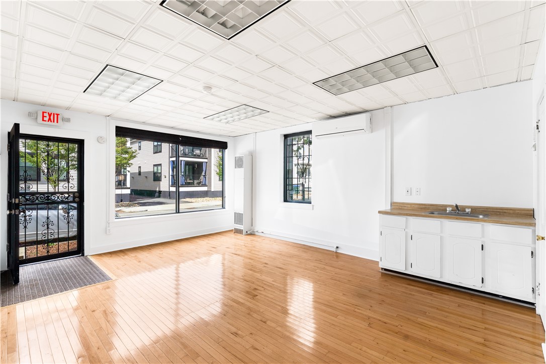 498 Washington Street Providence, RI 02903 - Photo 7 of 24