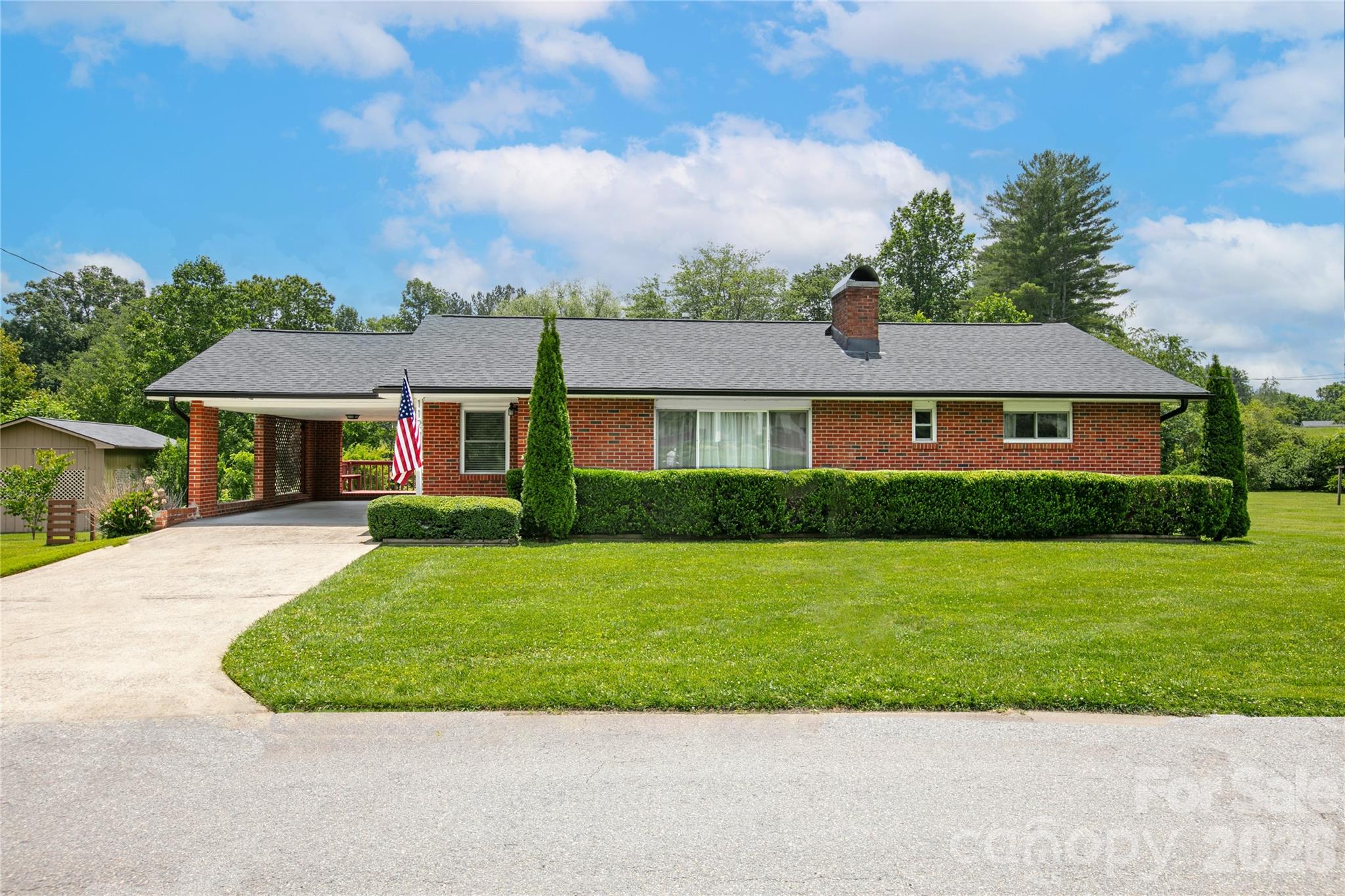 112 Allison Road Brevard, NC 28712 - Photo 2 of 41