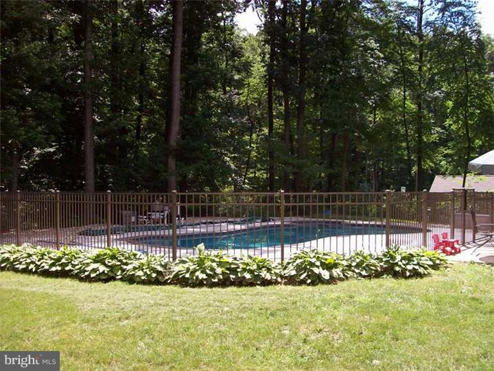 257 Groff Road Quarryville, PA 17566 - Photo 24 of 25 Pool