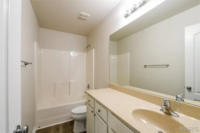 $2,415 | 3105 Sequoia Drive, Unit 3105, St. Peters, MO 63376