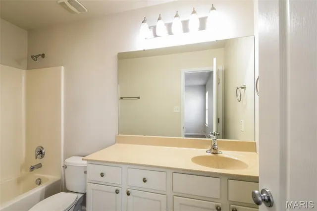 $2,415 | 3105 Sequoia Drive, Unit 3105, St. Peters, MO 63376