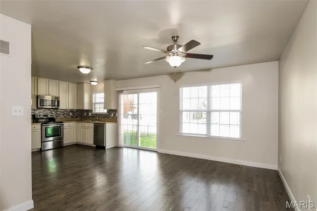 $2,415 | 3105 Sequoia Drive, Unit 3105, St. Peters, MO 63376