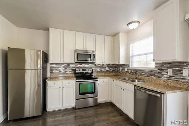 $2,415 | 3105 Sequoia Drive, Unit 3105, St. Peters, MO 63376