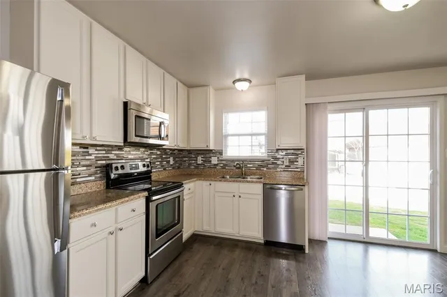 $2,415 | 3105 Sequoia Drive, Unit 3105, St. Peters, MO 63376
