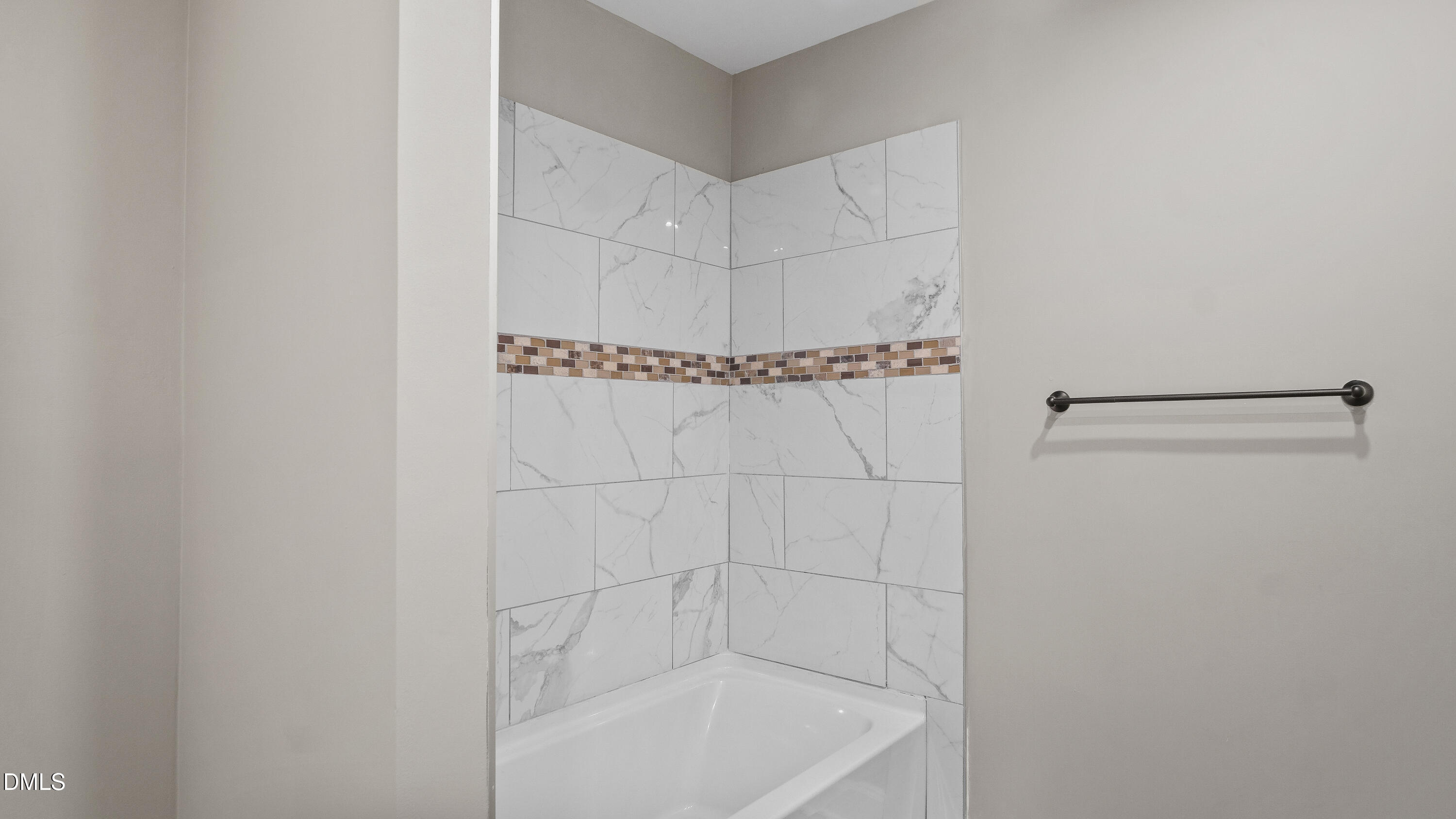 1284 Railroad Road Henderson, NC 27536 - Photo 18 of 35 a bathroom with a shower