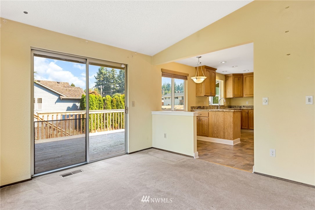 729 13th Way Southwest Edmonds, WA 98020 - Photo 6 of 20 Gallery Image 6
