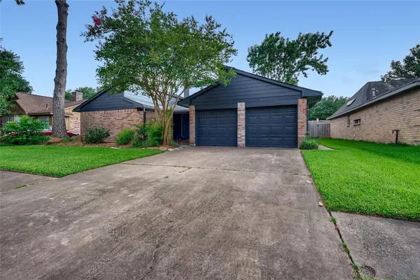 $2,100 | 946 Mesa Terrace Drive, Katy, TX 77450