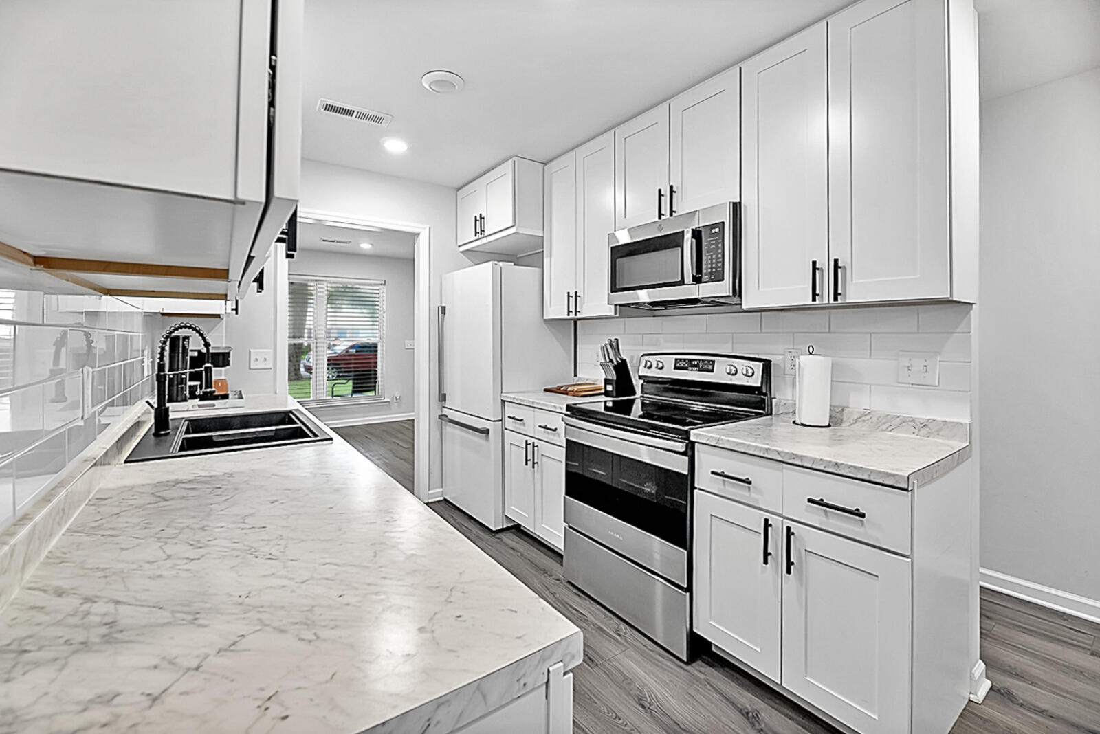 113 Pinewood Street Ladson, SC 29456 - Photo 4 of 21 KSC-113 Pinewood Street 9 of 28