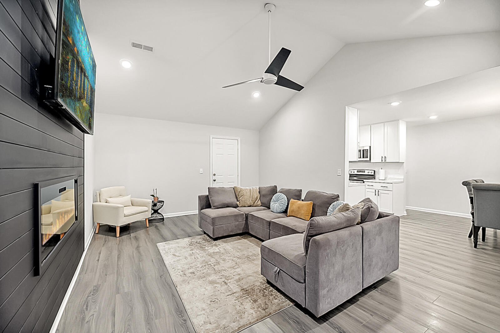 113 Pinewood Street Ladson, SC 29456 - Photo 9 of 21 KSC-113 Pinewood Street 14 of 28