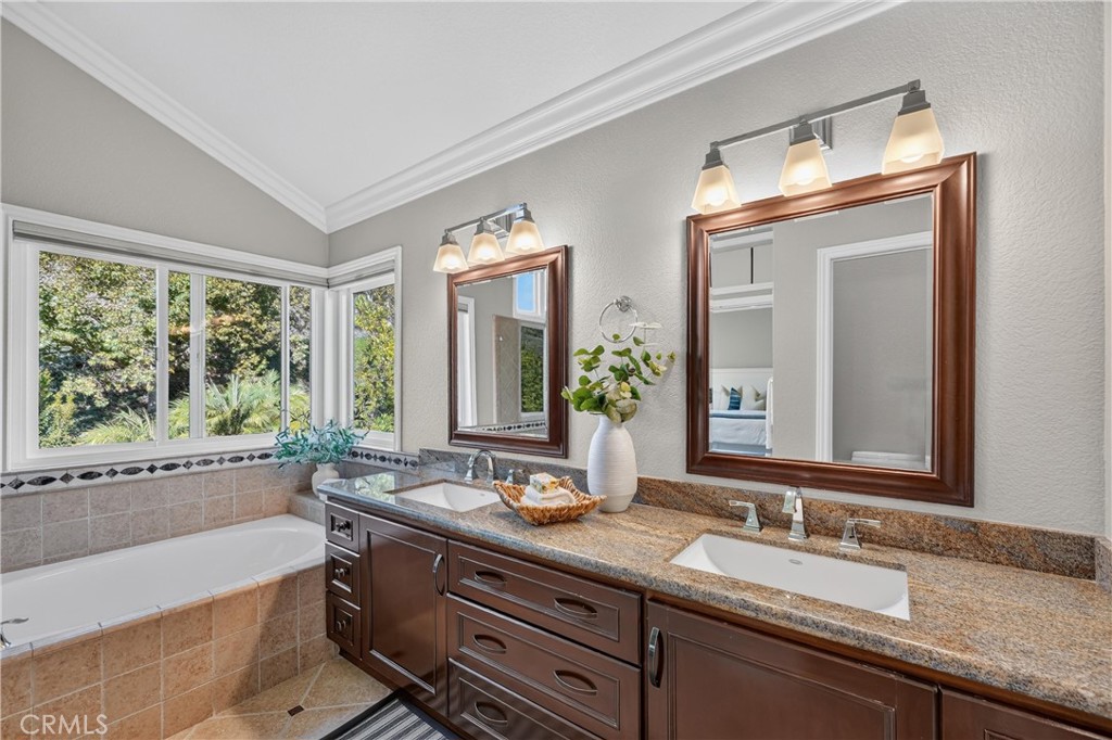 20752 Raintree Lane Rancho Santa Margarita, CA 92679 - Photo 36 of 74 Gallery Image 36