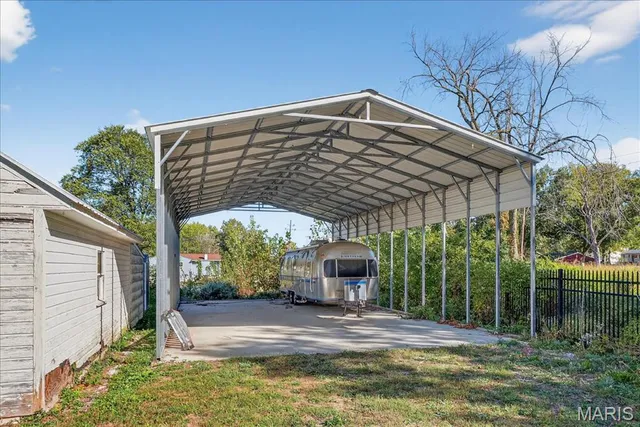 $195,000 | 504 Elm Street, Godfrey, IL 62035