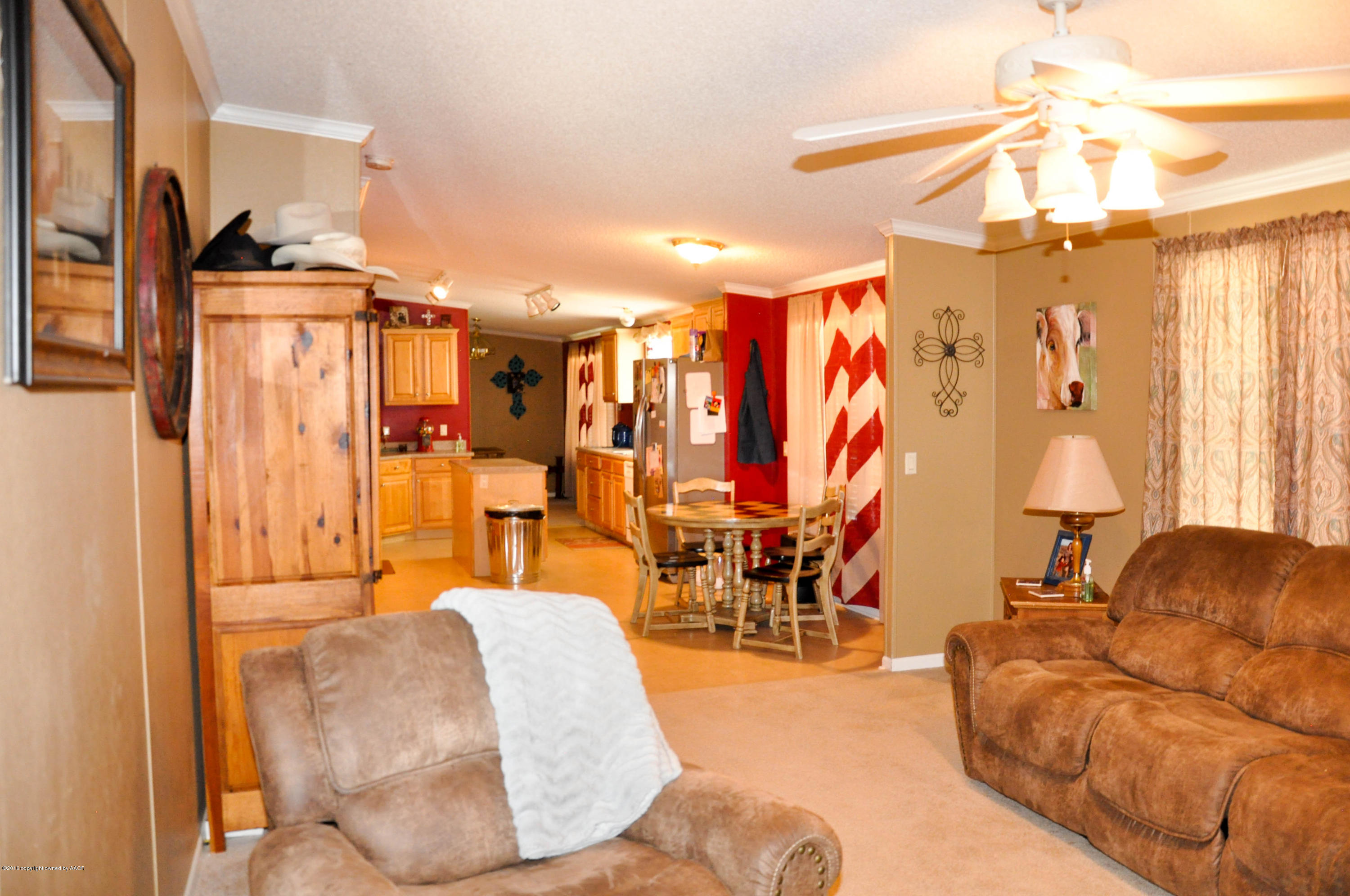 12301 Headquarters Road Amarillo, TX 79124 - Photo 6 of 32 Living Room