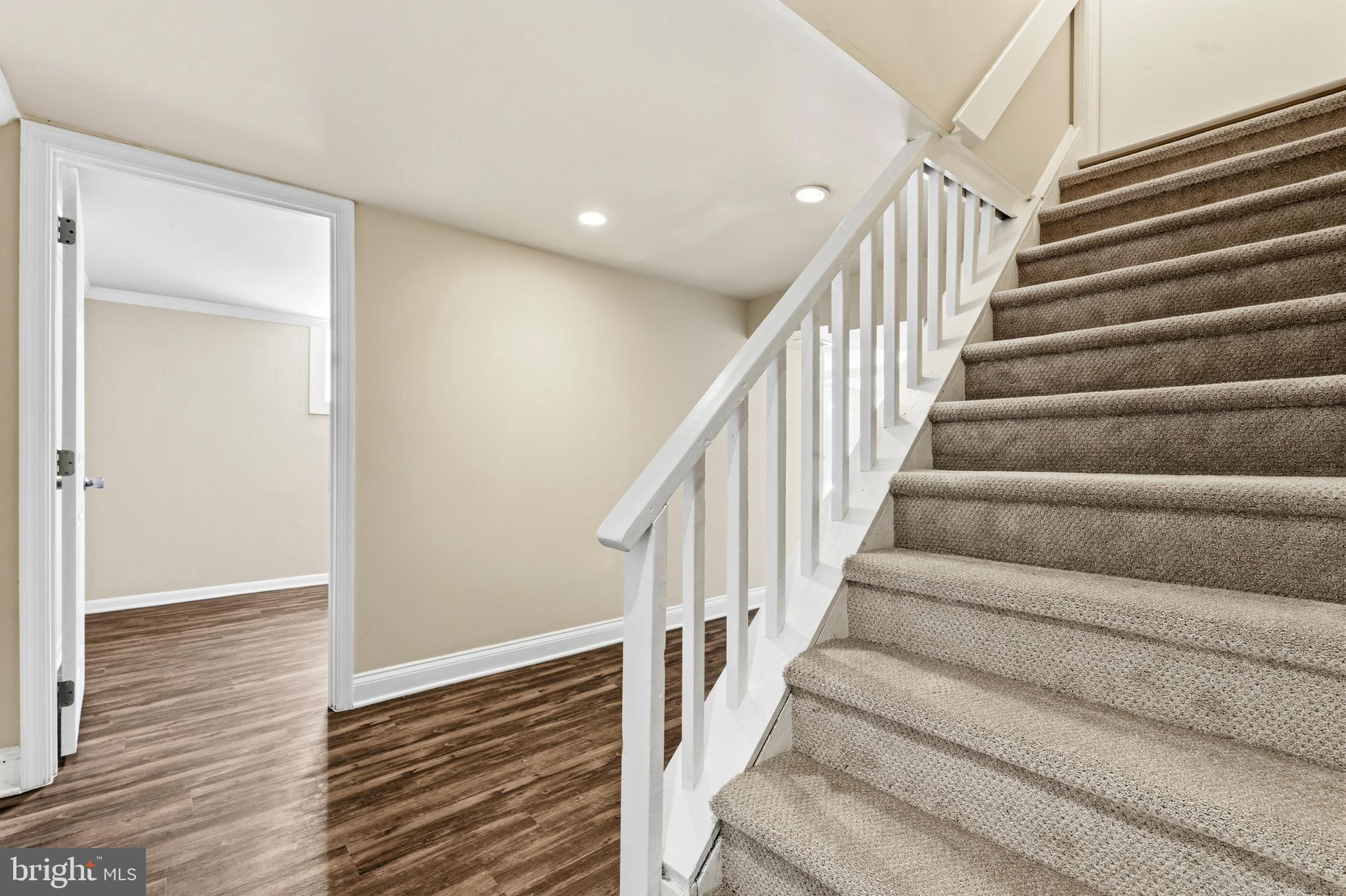 7556 Alleghany Road Manassas, VA 20111 - Photo 29 of 61 Lower level - foyer