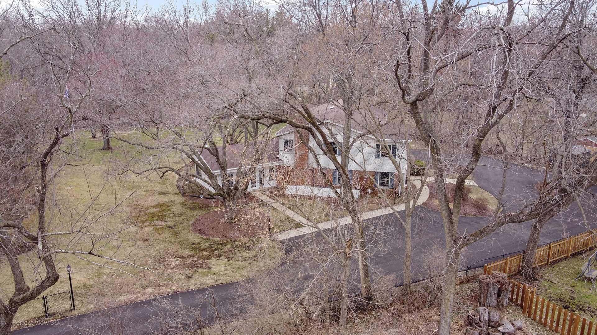 32-w050 Cedar Lane Wayne, IL 60184 - Photo 34 of 38 a backyard of a house