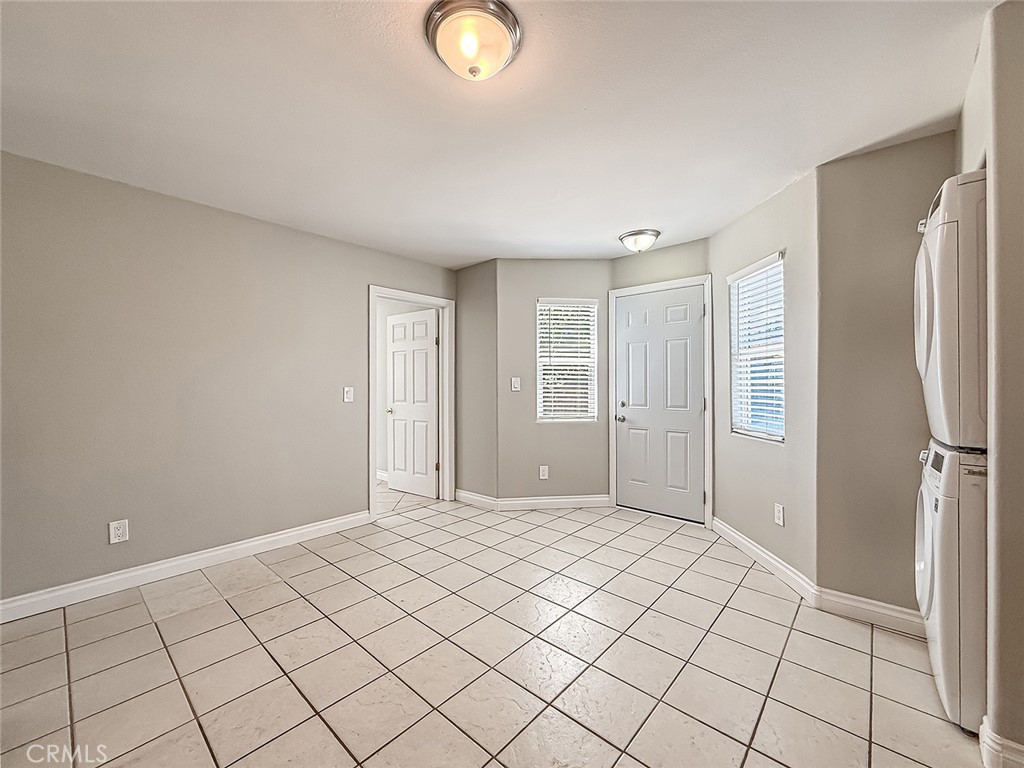 58 Charles Street Moorpark, CA 93021 - Photo 25 of 64 Dining Area in Kitchen