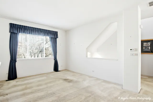 $275,000 | 548 New Haven Drive, Unit 548, Cary, IL 60013