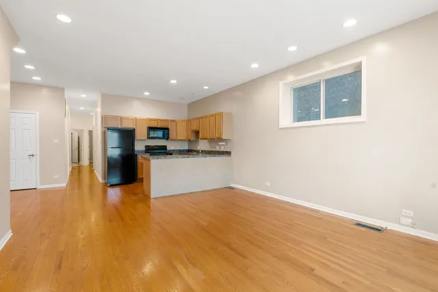 $575,000 | 5028 West Lawrence Avenue, Chicago, IL 60630