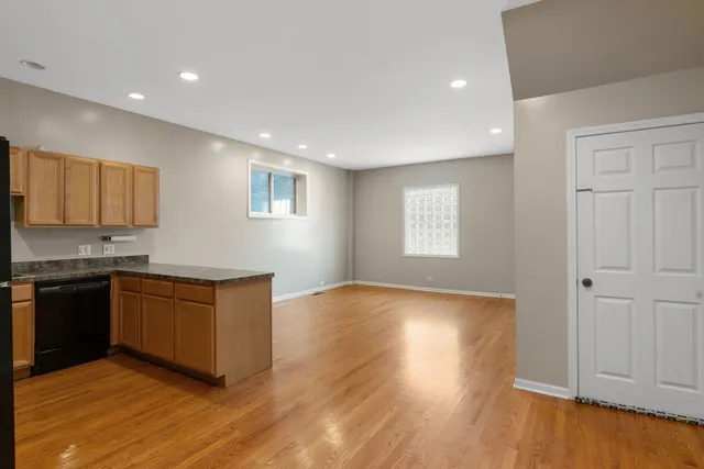 $575,000 | 5028 West Lawrence Avenue, Chicago, IL 60630