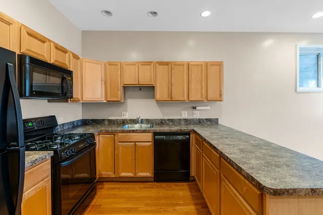 $575,000 | 5028 West Lawrence Avenue, Chicago, IL 60630