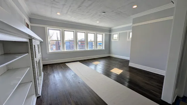 $575,000 | 5028 West Lawrence Avenue, Chicago, IL 60630