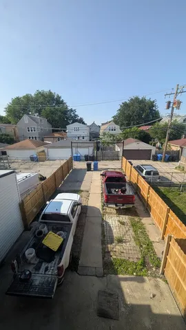 $575,000 | 5028 West Lawrence Avenue, Chicago, IL 60630