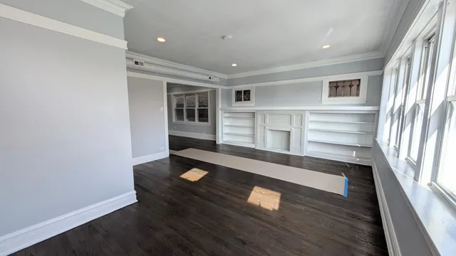 $575,000 | 5028 West Lawrence Avenue, Chicago, IL 60630