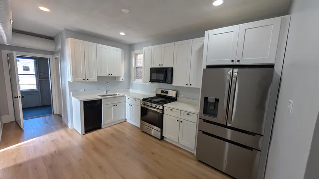 $575,000 | 5028 West Lawrence Avenue, Chicago, IL 60630