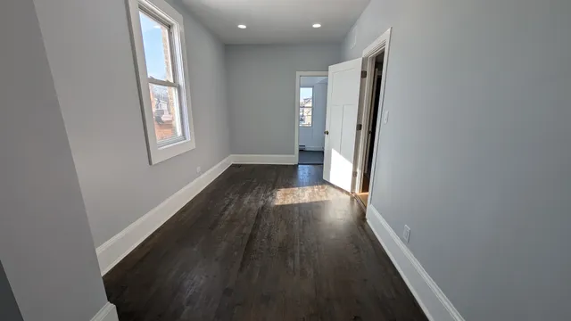 $575,000 | 5028 West Lawrence Avenue, Chicago, IL 60630