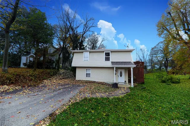 $184,500 | 413 Greenwood Place, Collinsville, IL 62234