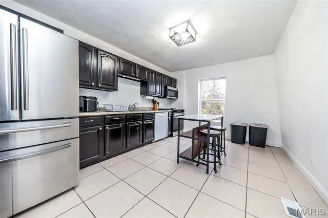 $184,500 | 413 Greenwood Place, Collinsville, IL 62234