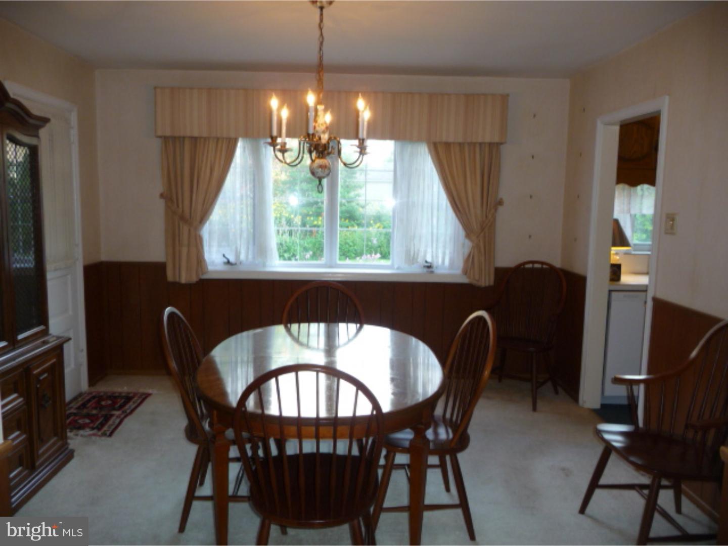 2129 Winthrop Road Huntingdon Valley, PA 19006 - Photo 14 of 25 Dining Room