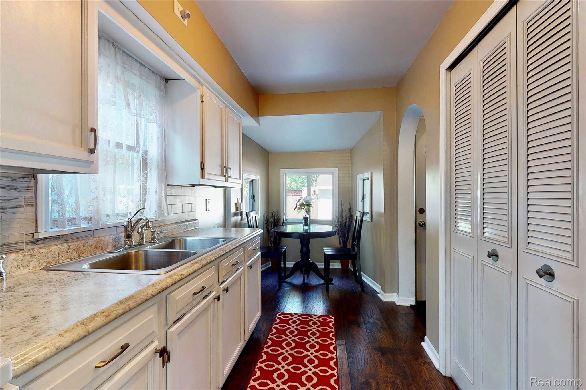 1484 Belsay Road Burton, MI 48509 - Photo 5 of 44 7915DAE3-9F8E-4D04-B8A4-2ED654091AF3_1_201_a.jpeg
